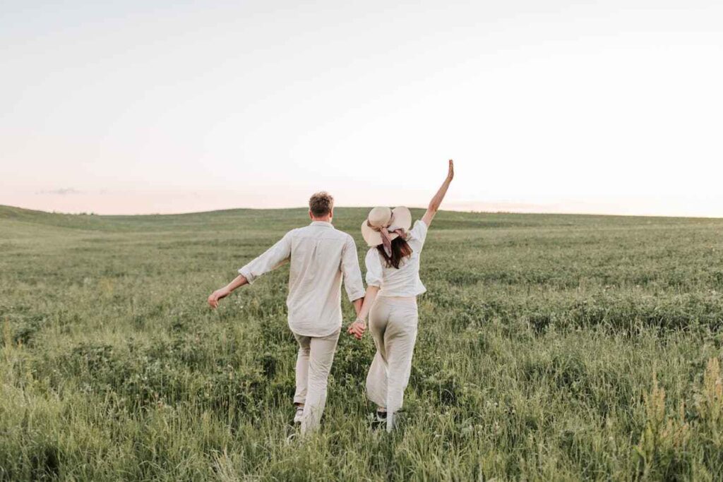 couple holding hands