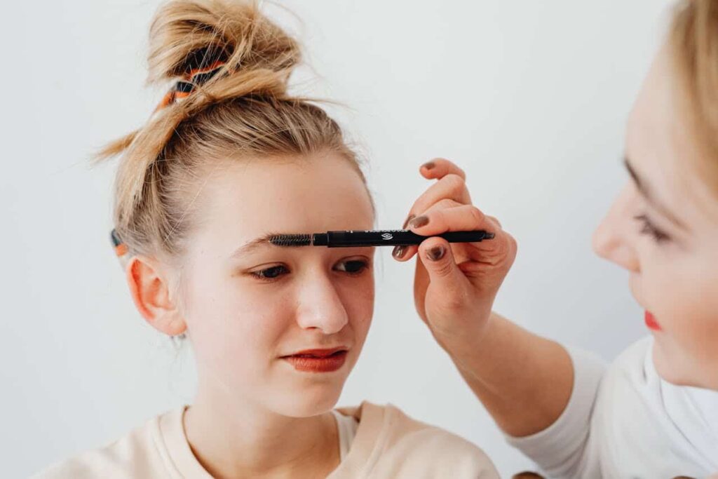 makeup artist